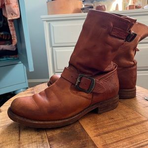 Veronica Short Frye Boots - 6.5